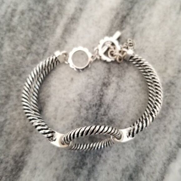 Vintage Silver Tone Twist Design Bangle Bracelet, Toggle Claspl Cuff, Estate - Picture 3 of 5